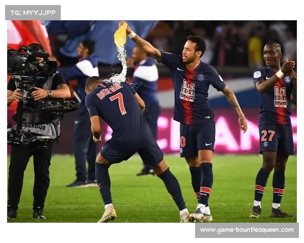 法甲冠军争夺激烈，巴黎领先优势微弱